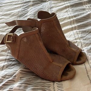 Unisa tan block heels boot